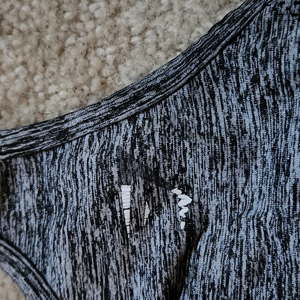 GYMSHARK Tank - Picture 3 of 5